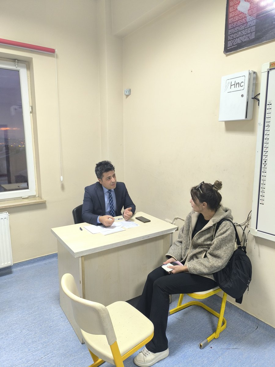 2025-2026 Eğitim Öğretim yılı 1. Dönem Ortaokul bireysel Öğretmen Veli randevulu görüşme toplantısı velilerimizin yoğun katılımıyla devam etmektedir.
<a href="/bahcesehir_k12/">Bahçeşehir Koleji</a> 
<a href="/EnverYucel/">EnverYucel</a> 
<a href="/koccozlem/">Dr.Özlem Koç</a> 
<a href="/Savas_BOYAR/">Savaş BOYAR</a> 
<a href="/AtlihanMumtaz/">Mümtaz ATLIHAN</a> 
<a href="/ismailK08300410/">İsmail Karaman</a> 
<a href="/DadayMikail/">Mikail Daday</a>