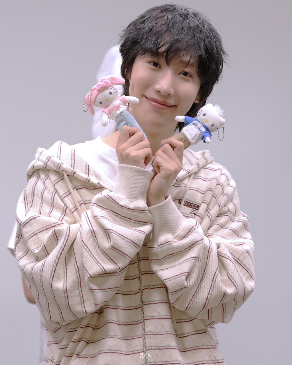 251115 대면 팬사인회 #원위 #동명

🐱🩷🐰💙🐱