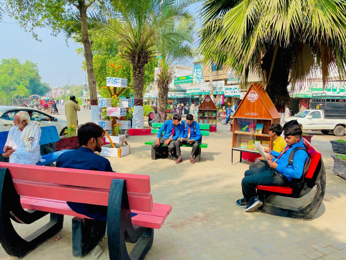 MaryamNSharif's tweet image. Small public libraries are being set up in community spaces across Punjab so that both children and adults can read, enjoy, and learn at the same time.