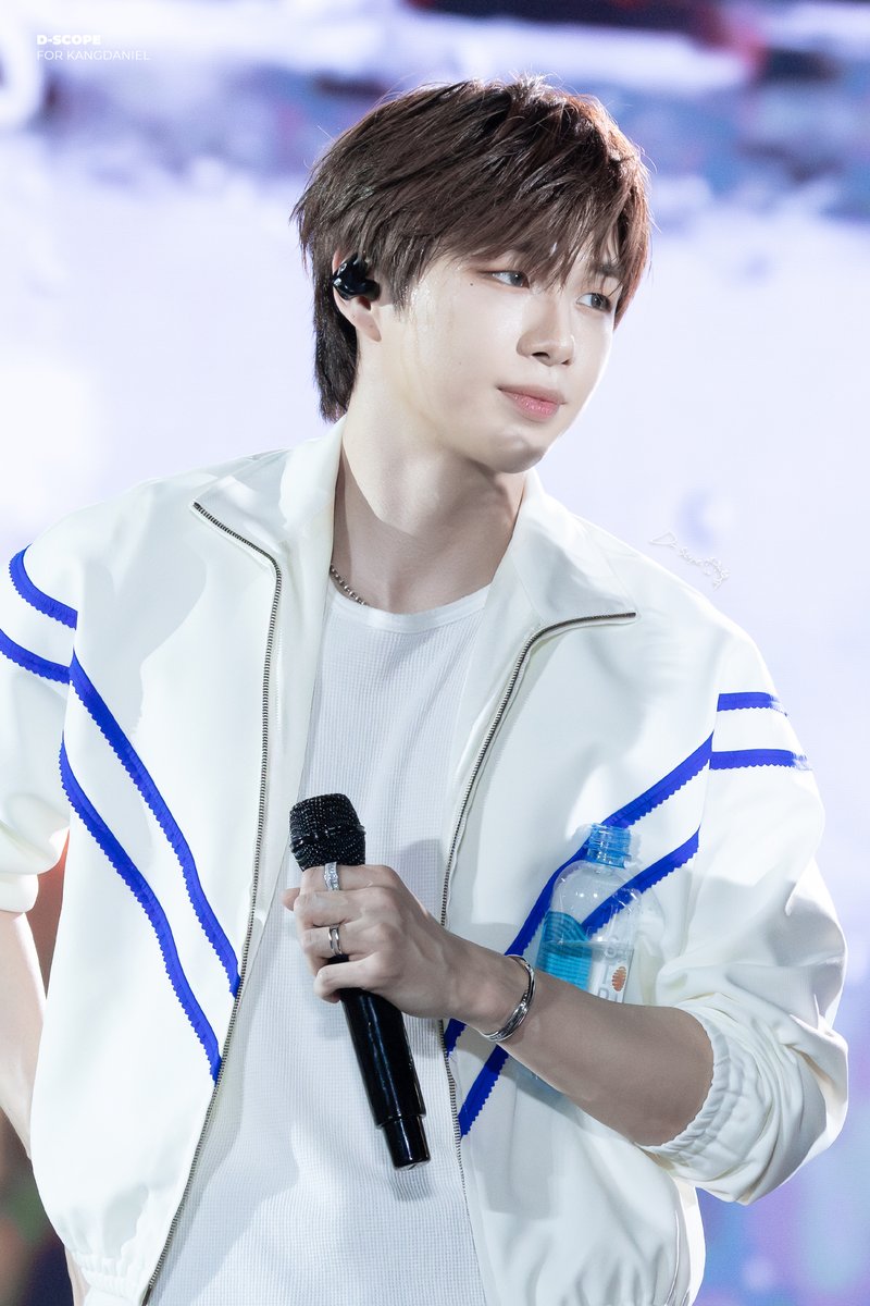 DanikScope's tweet photo. 🌊🌊

- 251122 GS25 MUSIC FESTIVAL 2025 HQ #GS25vietnam #강다니엘 #KANGDANIEL https://t.co/RkkLPVvqDX