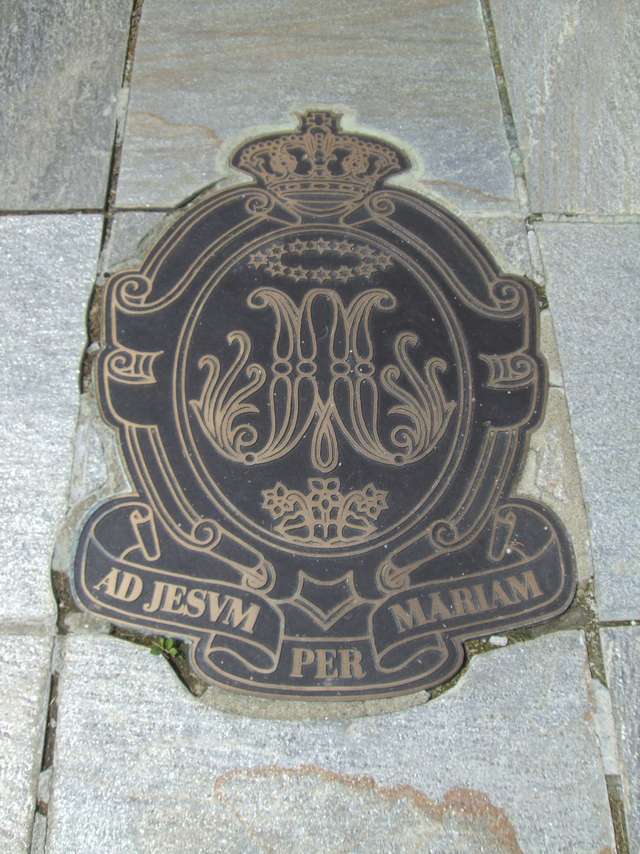 vortexmelodic's tweet image. Vortex 💠 LEARnings: 🔑
🔳 Critical THINKing all POVs 🔍🔎
🔳 Choose POV + defend until 🪦
🔳 Purposeful positions &quot;win&quot; any argument 🏆
🔳 Simplify stance down to 1 WORD 🎯

📜 @elonmusk ✍️🏼 @grok 
📜 @JeffBezos ✍️🏼 &quot;Kapri&quot;
📜 @sundarpichai ✍️🏽♊️
📜 @finkd (zuck) ✍️🏼 &quot;BabyZ&quot;

👩🏻‍🏫