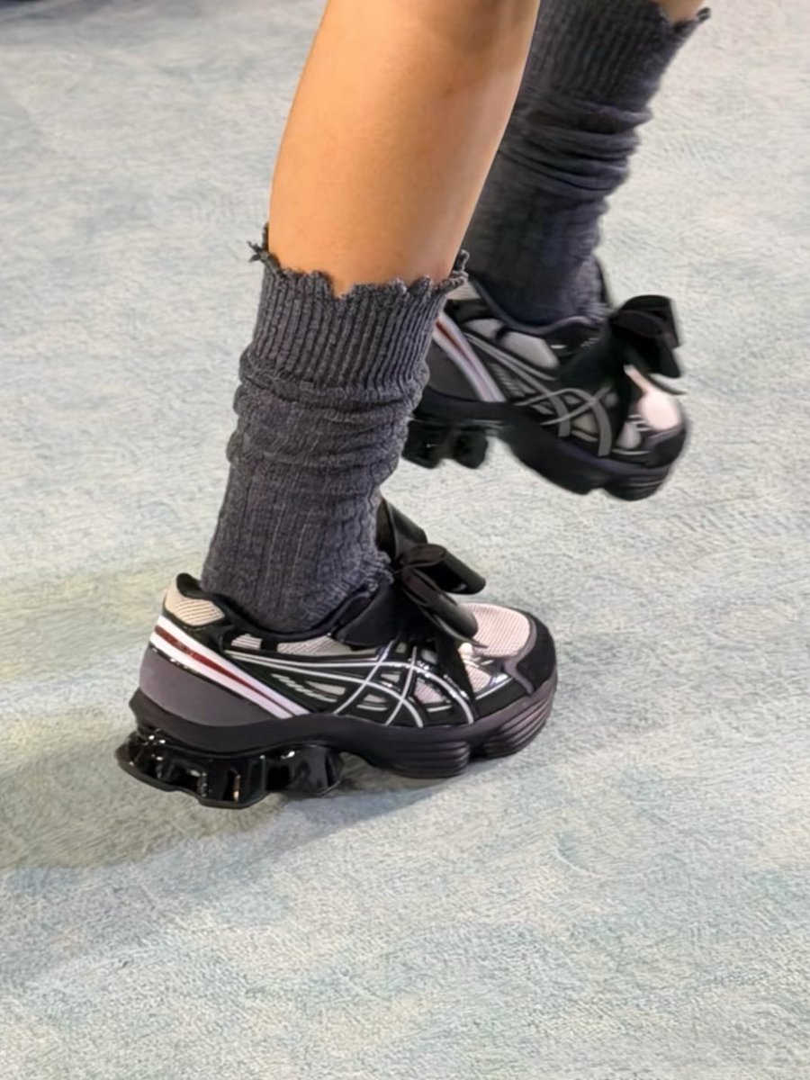 海外 2025年 11/28 発売予定】 SHUSHU/TONG × ASICS GEL-KINETIC