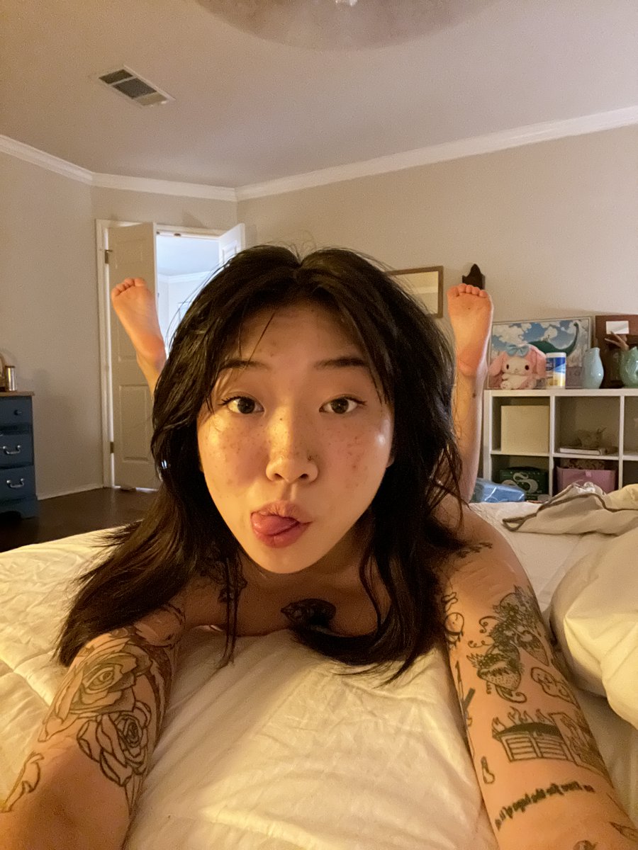 Violet Mae tweet media