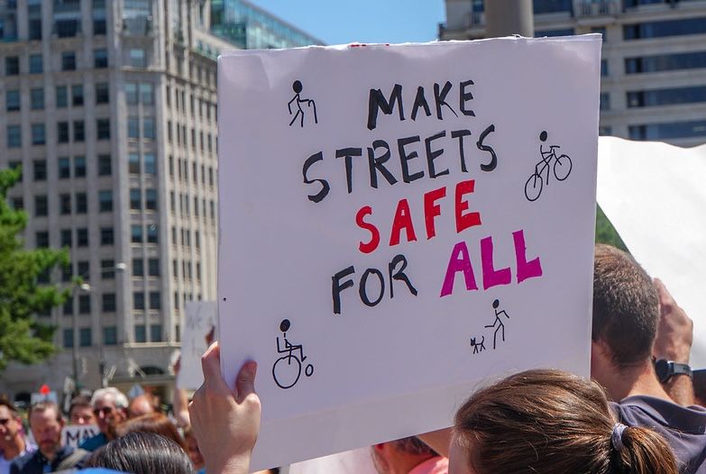 Visionzeronet's tweet image. 10 years of #VisionZero: proving traffic deaths are preventable, not inevitable. We’ve shifted the narrative, supported hundreds of communities, and advanced strategies that save lives. If you believe everyone deserves safe streets, support our work: visionzeronetwork.org/donate/