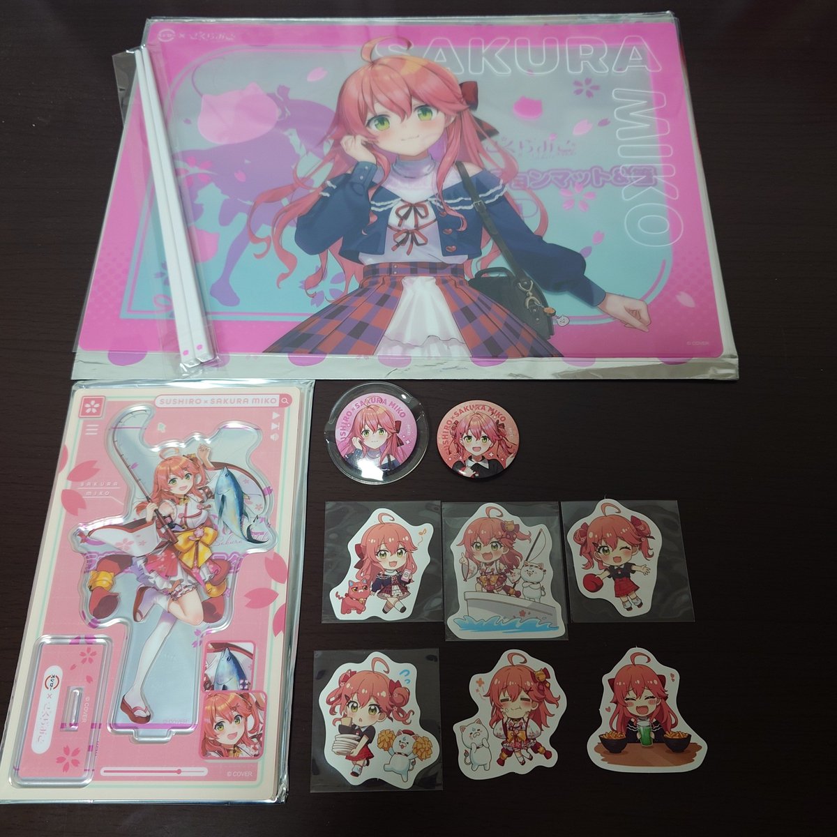 さくらみこ スシローコラボ ランチョンマット アクスタ 缶バッジ