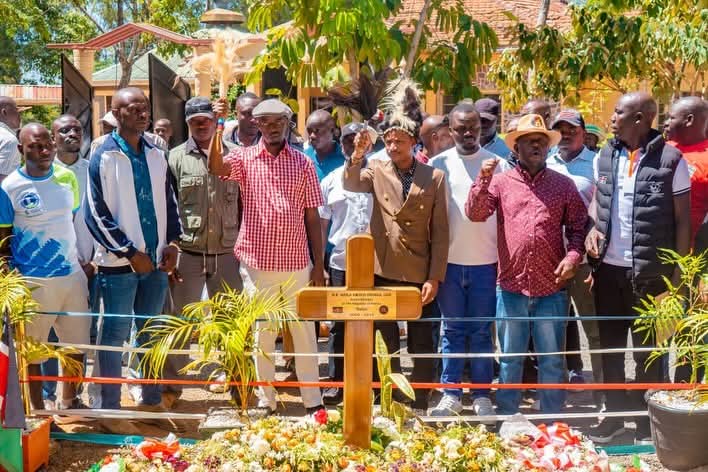 Adele_lide's tweet image. Babu Owino at Kang&apos;o Ka Jaramogi to pay his last respects to the ENIGMA of Kenyan politics Baba Raila Odinga.