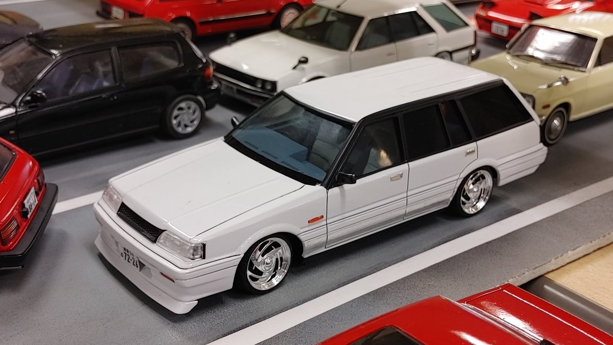 124_yamaneko's tweet image. S13ミサイルは、同じシルバーでもフェンダーとドアで色が違うのがいい感じです。
TE37の汚れ具合も良いですね！😋

ワゴンシリーズも魅力的な車種が多いですが…しれっとキット化されてない31ワゴンとパートナーがいるのがポイントです🤤

#124MOTORING_MEETING