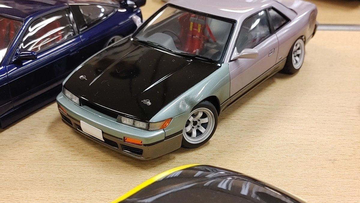 124_yamaneko's tweet image. S13ミサイルは、同じシルバーでもフェンダーとドアで色が違うのがいい感じです。
TE37の汚れ具合も良いですね！😋

ワゴンシリーズも魅力的な車種が多いですが…しれっとキット化されてない31ワゴンとパートナーがいるのがポイントです🤤

#124MOTORING_MEETING