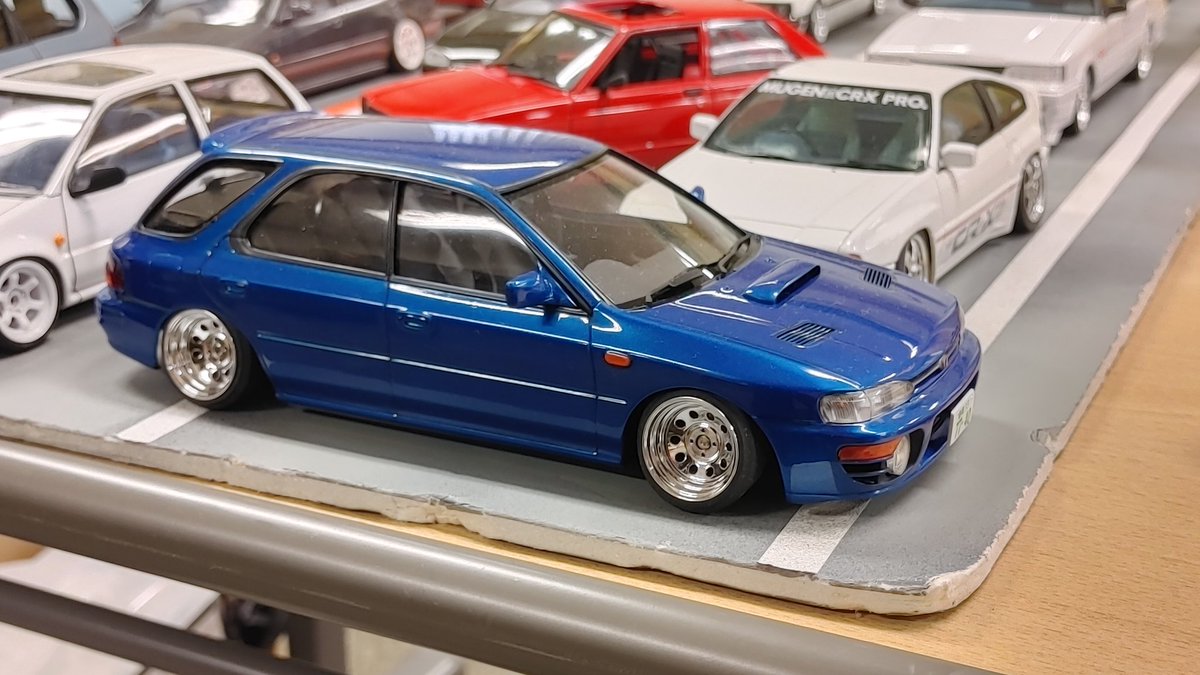 124_yamaneko's tweet image. S13ミサイルは、同じシルバーでもフェンダーとドアで色が違うのがいい感じです。
TE37の汚れ具合も良いですね！😋

ワゴンシリーズも魅力的な車種が多いですが…しれっとキット化されてない31ワゴンとパートナーがいるのがポイントです🤤

#124MOTORING_MEETING