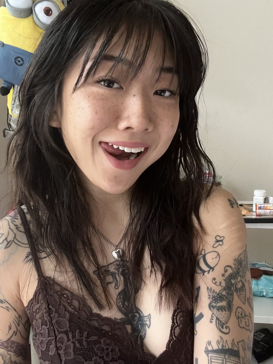 Violet Mae tweet media