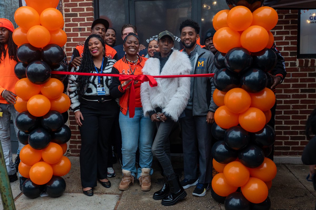 BaltimoreMONSE's tweet image. Yesterday, Safe Streets Baltimore proudly opened the McElderry Park site with a community-driven ribbon cutting. We are deeply grateful for the support of @MayorBMScott, Councilman Glover, and our partners at @LBHealth.
