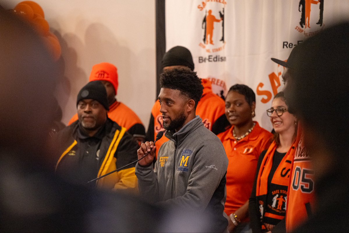 BaltimoreMONSE's tweet image. Yesterday, Safe Streets Baltimore proudly opened the McElderry Park site with a community-driven ribbon cutting. We are deeply grateful for the support of @MayorBMScott, Councilman Glover, and our partners at @LBHealth.