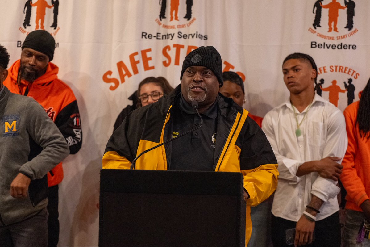 BaltimoreMONSE's tweet image. Yesterday, Safe Streets Baltimore proudly opened the McElderry Park site with a community-driven ribbon cutting. We are deeply grateful for the support of @MayorBMScott, Councilman Glover, and our partners at @LBHealth.