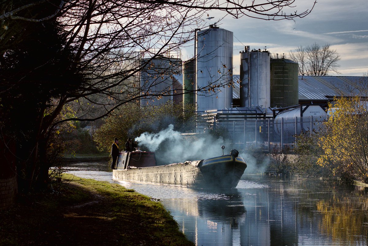 The BCN is a fabulous network of around 100 miles of navigable canals. Historic narrow boat Atlas is seen here in the atmospheric surroundings of #Tipton, once known as the Venice of the Midlands.
#chasingtheboats 
<a href="/CanalRiverTrust/">Canal & River Trust</a> 
<a href="/CRTWestMidlands/">Canal & River Trust West Midlands</a>
<a href="/BCNSociety/">BCN Society</a> 
<a href="/NatHistShips/">National Historic Ships UK</a>