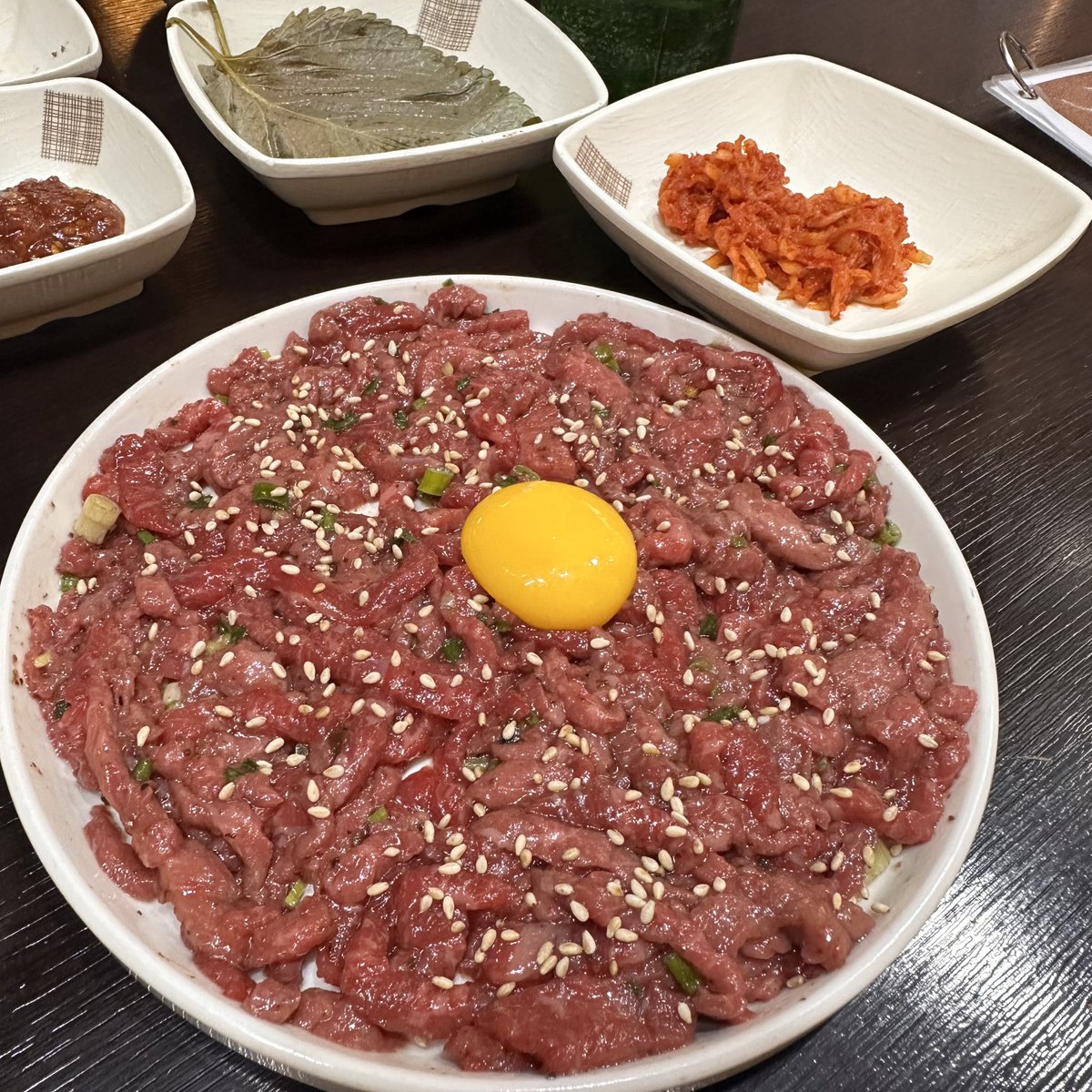 O37Ew's tweet photo. 年内に美容皮膚科に行っときたくて初1人渡韓🇰🇷他にも行きたい所ありすぎてほぼ競歩の勢いで1日20kmくらい歩いてた(怖)定番のケジャンと初めて食べたトリュフユッケが美味し��ぎて感動した🥹 https://t.co/GXcTH7PREQ