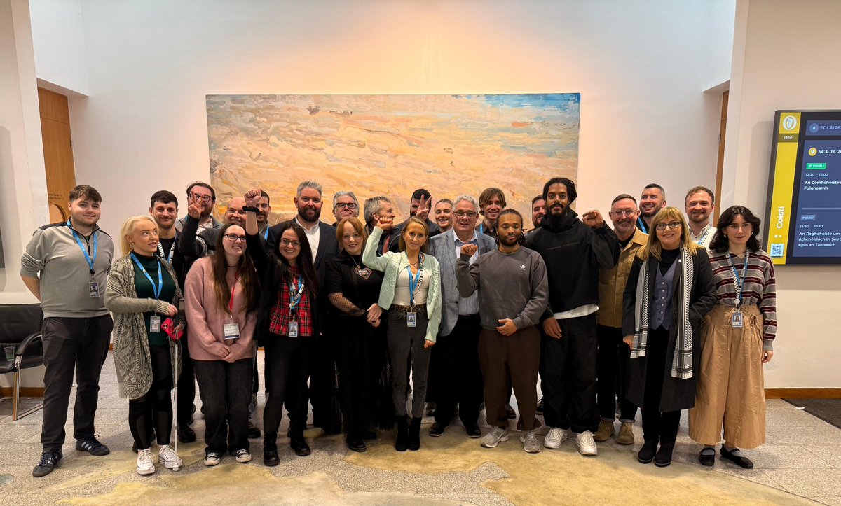 EOBroin's tweet image. Honoured to host @BobbyVylan in the Dáil today for a tour &amp;amp; cross party discussion on Palestine, activism &amp;amp; the fight for a better world. 

Joined by @frances_black @PatriciaSocDems @paulmurphy_TD @RBoydBarrett @chrisandrews64 @shonaghNiR @aosnodaigh @McGuinnessConor &amp;amp; the crew!