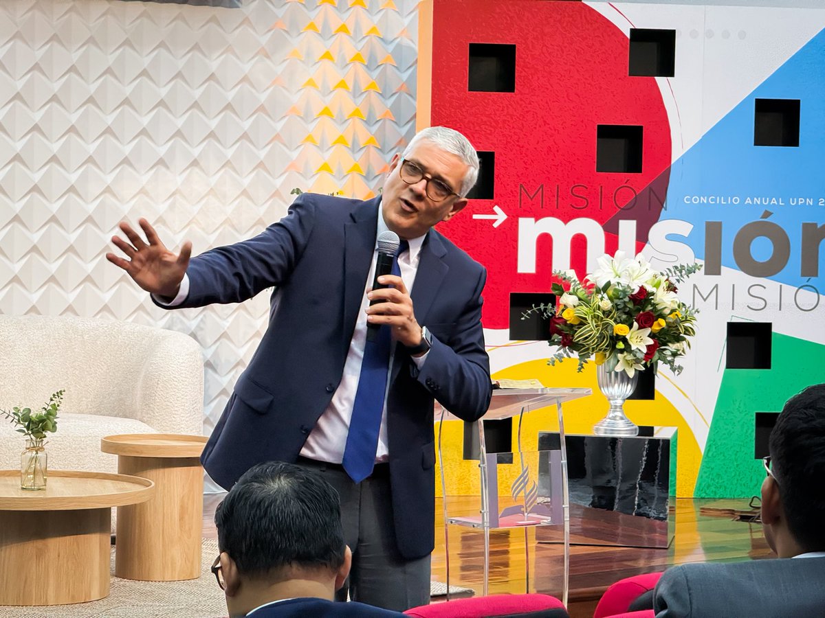 AdventistasUPN's tweet photo. ��“Yo tengo un plan para tu ministerio, y nada podrá desviarlo… porque eres mío”, dice Dios.
Hoy el Pr. Carlos Gil, nos invita a recordar que importa donde estemos, siempre hay espacio para servir al Señor 🙏
#ConcilioAnualUPN #IntegradosEnMisión #UPN https://t.co/gaP3f8ROXe
