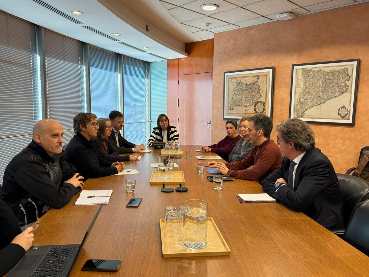 SilviaPaneque's tweet image. Neix la Taula d’Experts en Habitatge amb l’objectiu d’analitzar i establir el camí per aconseguir que l’habitatge públic i protegit de forma permanent sigui una realitat de present i futur. 
Reptes: Anàlisi de la situació, mesures viables i incidència en la vida de la ciutadania