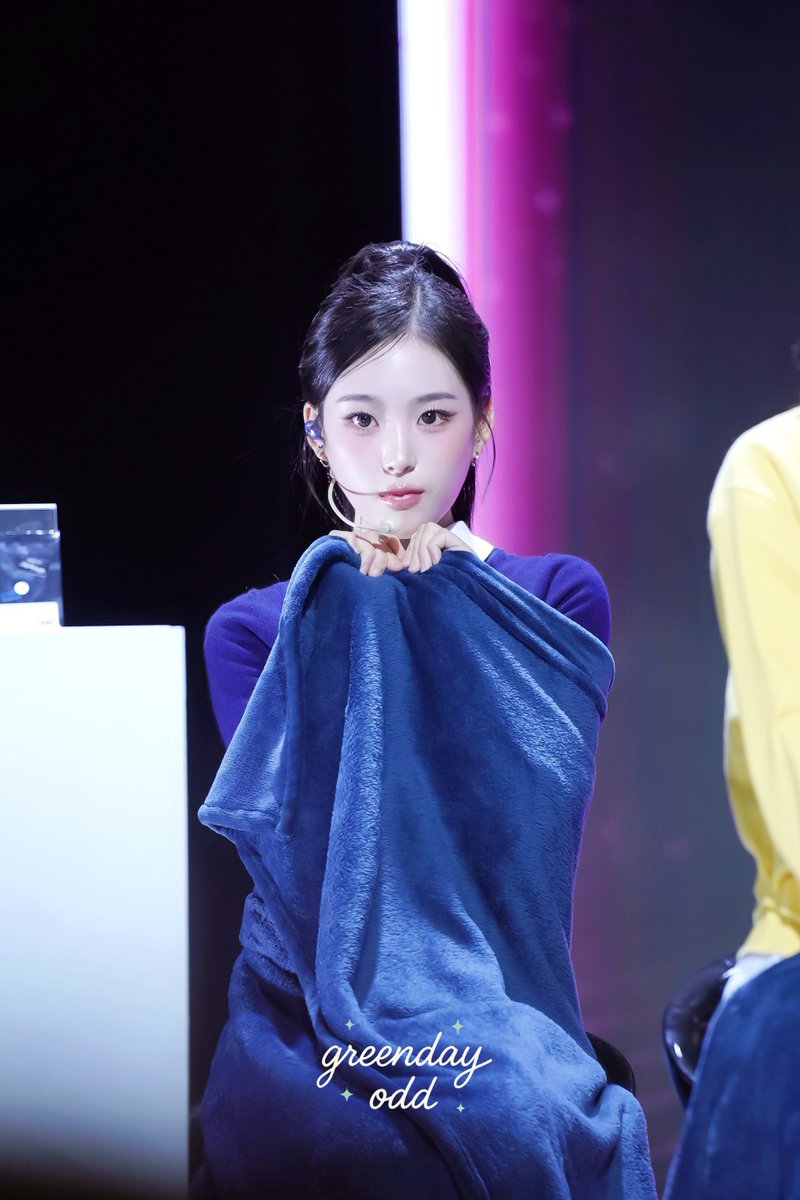 251124 쇼케이스 지연

작고 소중해..🦢

#트리플에스 #지연 #지서연
#tripleS #Jiyeon