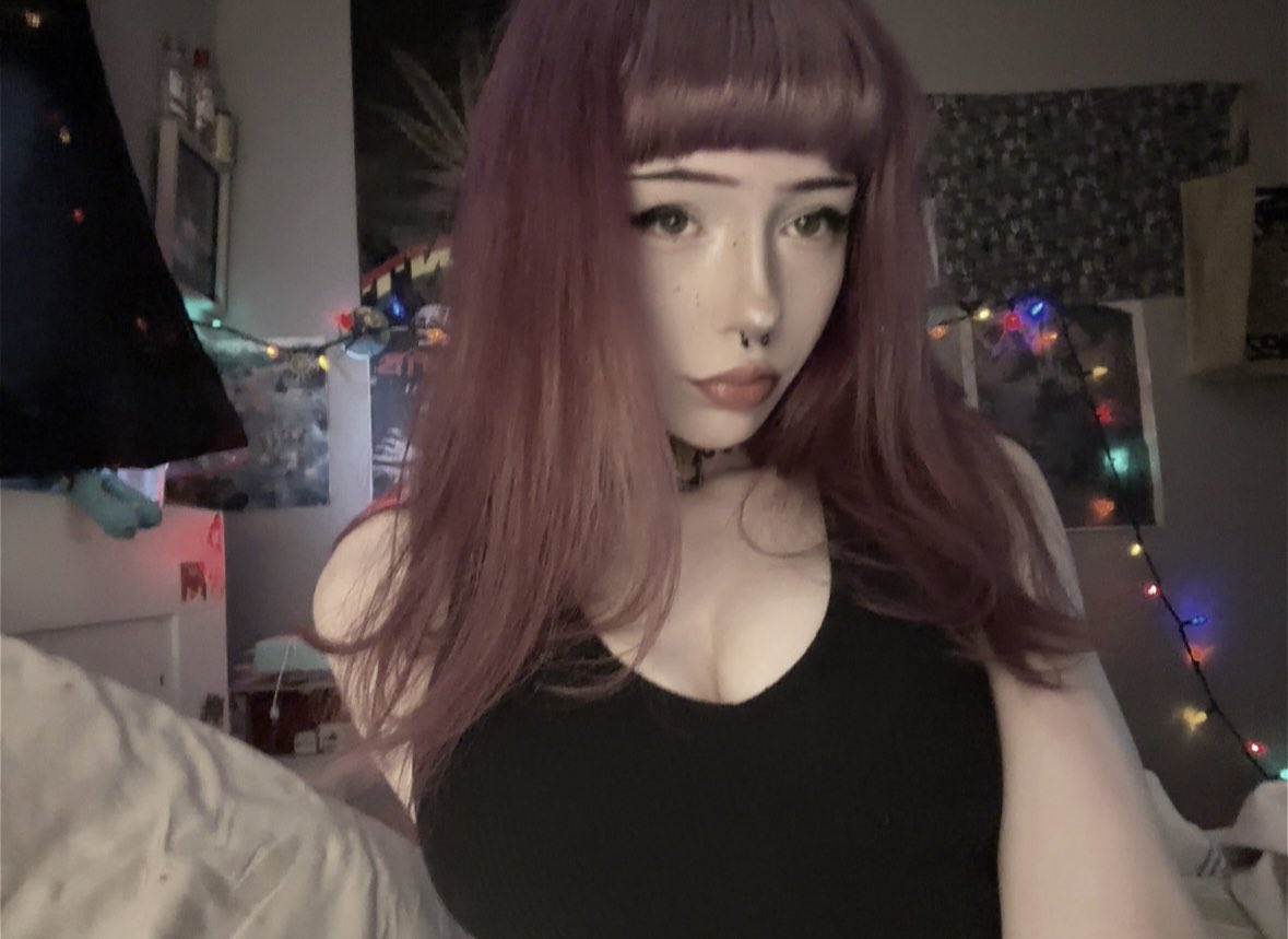 jestergrll's tweet image. can i stare at you like this