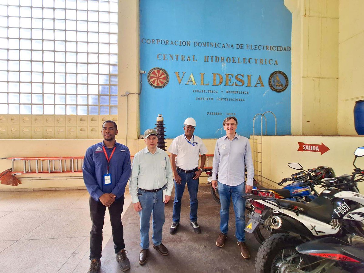 OLACDEORG's tweet photo. Impulsando la resiliencia energética en República Dominicana 🇩🇴

En el marco del proyecto Screen – ALC II, orientado a fortalecer la resiliencia del sector energético en #AméricaLatina y el #Caribe, #OLADE continúa promoviendo espacios de cooperación técnica y diálogo estratégico.

Fabio García, especialista de Estudios, Proyectos e Información de #OLADE, participó en una reunión de trabajo en el Ministerio de Energía y Minas de República Dominicana @energiayminasrd, abordando temas importantes para la planificación energética. 

Posteriormente, se realizó una visita técnica a las instalaciones de la terminal de Gas Natural de AES Dominicana, donde se conocieron las capacidades operativas y los mecanismos que contribuyen a la seguridad del suministro energético en el país.

¡Seguimos trabajando por una región más resiliente y con energía para el desarrollo! 🌎

#OLADE #ScreenALCII #ResilienciaEnergética #GasNatural #AESDominicana #AECID #TECNALIA #RepúblicaDominicana

Driving Energy Resilience in the Dominican Republic 🇩🇴

As part of the Screen – ALC II project, aimed at strengthening the resilience of the energy sector in #LatinAmerica and the #Caribbean, #OLADE continues to foster technical cooperation and strategic dialogue.

Fabio García, Specialist in Studies, Projects and Information at #OLADE, participated in a working meeting at the Ministry of Energy and Mines of the Dominican Republic, addressing key topics for energy planning. A technical visit was also carried out to the facilities of the AES Dominicana Natural Gas Terminal, where operational capacities and mechanisms that contribute to the security of the country’s energy supply were reviewed.

We remain committed to building a more resilient region with energy for development! 🌎

#OLADE #Scr @nALCII #EnergyResilience #NaturalGas #AESDominicana #AECID #TECNALIA #DominicanRepublic