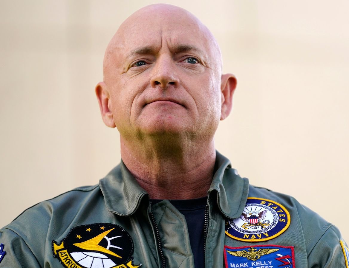 DisavowTrump20's tweet image. RETWEET if you stand with Mark Kelly!