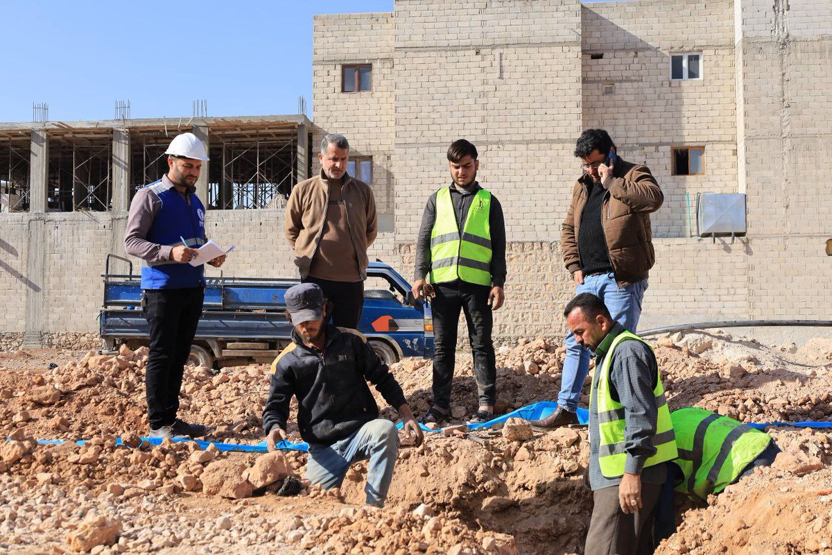 SyrMOfE's tweet image. تحسين الواقع الخدمي في مدينة الباب: توسعة شبكة المياه بدعم من منظمة IYD

تنفّذ مؤسسة مياه الباب وبدعم من منظمة IYD، مشروعاً لتوسعة واستبدال شبكة المياه في المدينة بطول يصل إلى 4 كيلومترات، وذلك في إطار الجهود المبذولة لتحسين الواقع الخدمي وتعزيز وصول المياه إلى الأهالي.