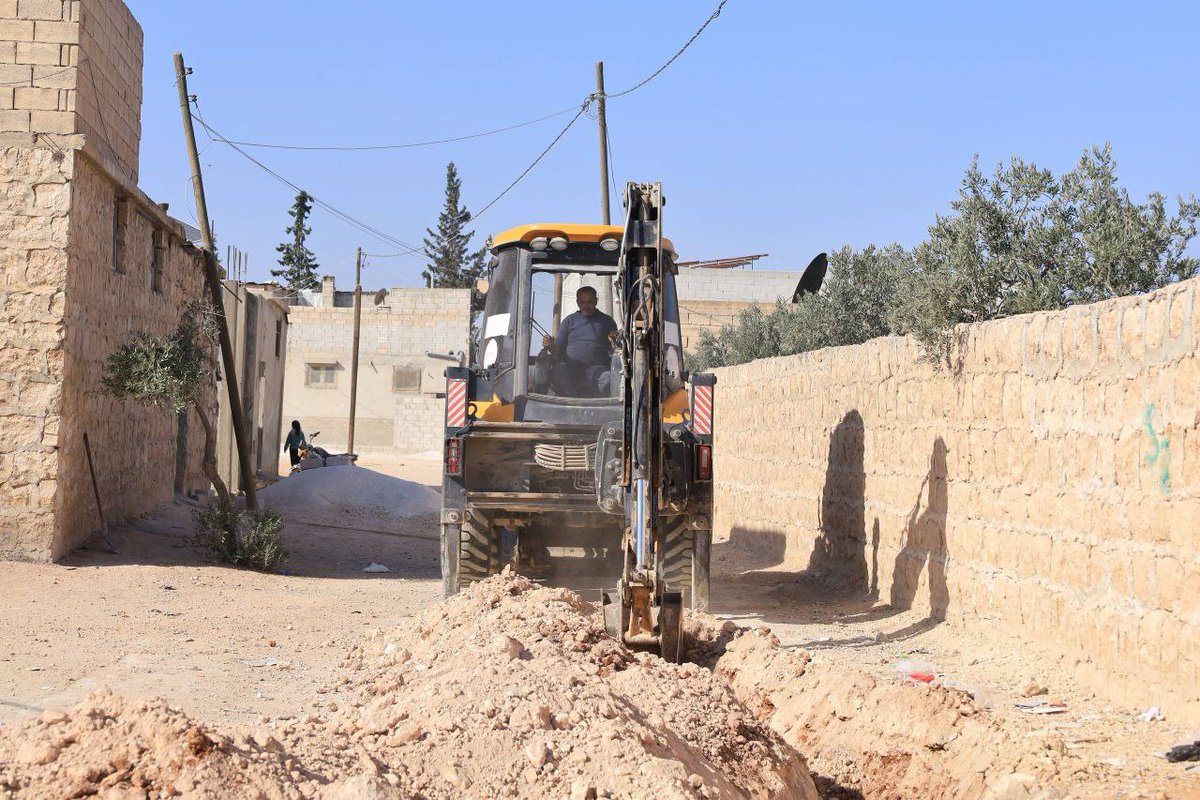 SyrMOfE's tweet image. تحسين الواقع الخدمي في مدينة الباب: توسعة شبكة المياه بدعم من منظمة IYD

تنفّذ مؤسسة مياه الباب وبدعم من منظمة IYD، مشروعاً لتوسعة واستبدال شبكة المياه في المدينة بطول يصل إلى 4 كيلومترات، وذلك في إطار الجهود المبذولة لتحسين الواقع الخدمي وتعزيز وصول المياه إلى الأهالي.