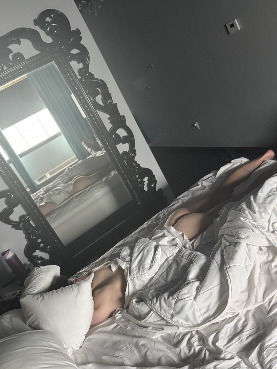 KaiWestonxxx's tweet photo. Nothing like a hotel bed… doors unlocked

#transman #gay #hotel #comeinside https://t.co/6xCdPhnYjG