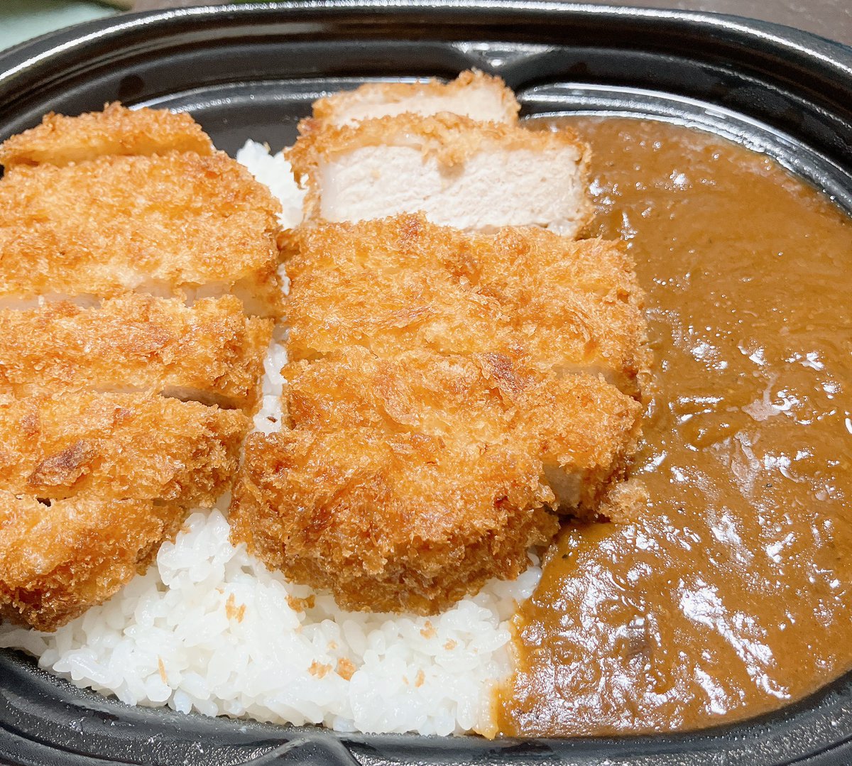 全然カツカレー食うけど