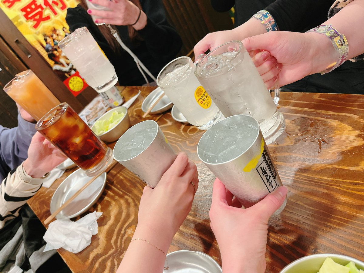 meeeee724's tweet photo. ライブもみんなに会えたのも打ち上げも楽し過ぎて年末忙しいけど頑張れそ🍻
#神サイ
#Enfans https://t.co/tJMQcjTGqO