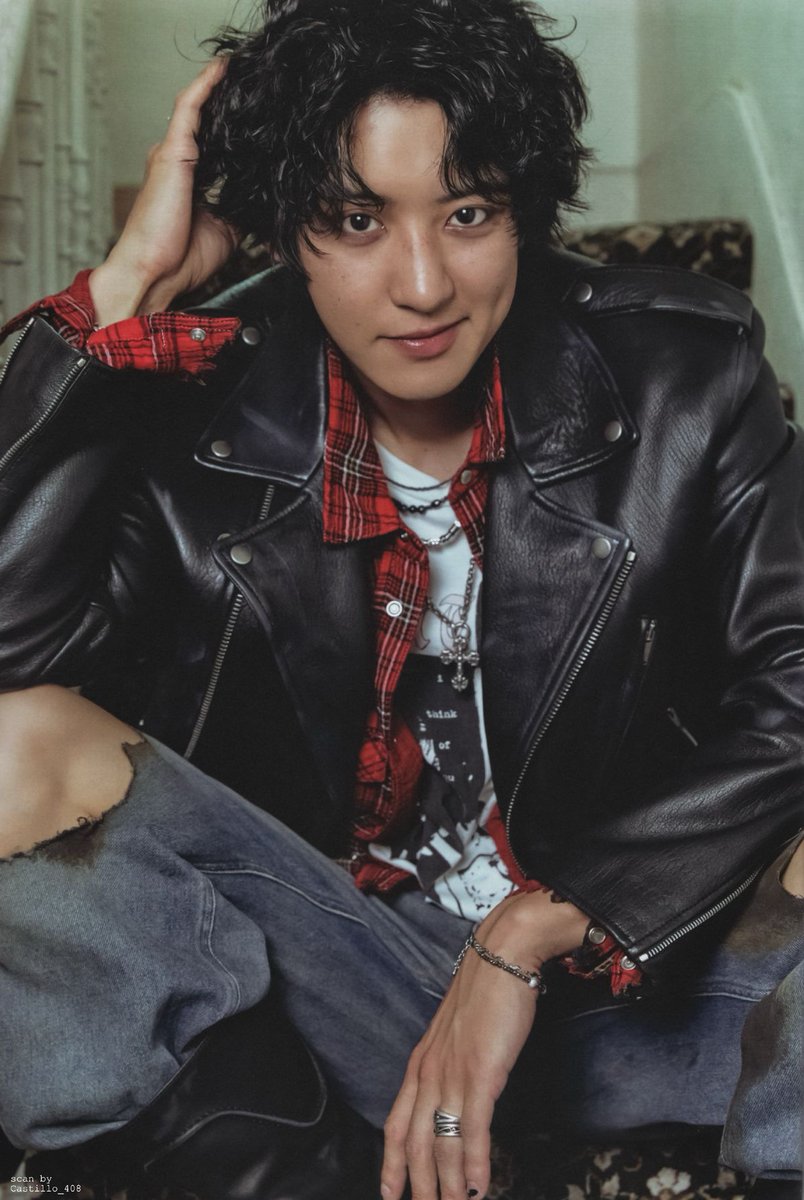 PopCrave's tweet photo. Happy 33rd birthday to the talented Chanyeol of #EXO. https://t.co/QjNNQ1vtF5
