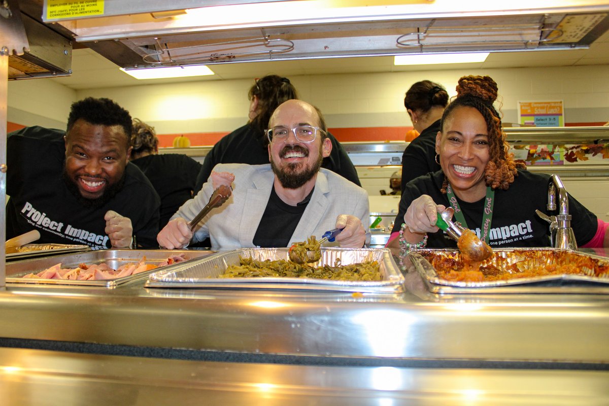 rucoschools's tweet photo. LaVergne Middle School recently hosted Project IMPACT, welcoming hundreds of community members for a Thanksgiving meal. 

Thank you to LMS students, staff, and volunteers for helping make this annual event possible. https://t.co/EluHUMTQDI