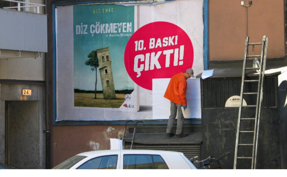 Diz Çökmeyen
Ali Emre
<a href="/aliemrealiemre/">Ali Emre</a> <a href="/AlazKitap/">Alaz Kitap</a>