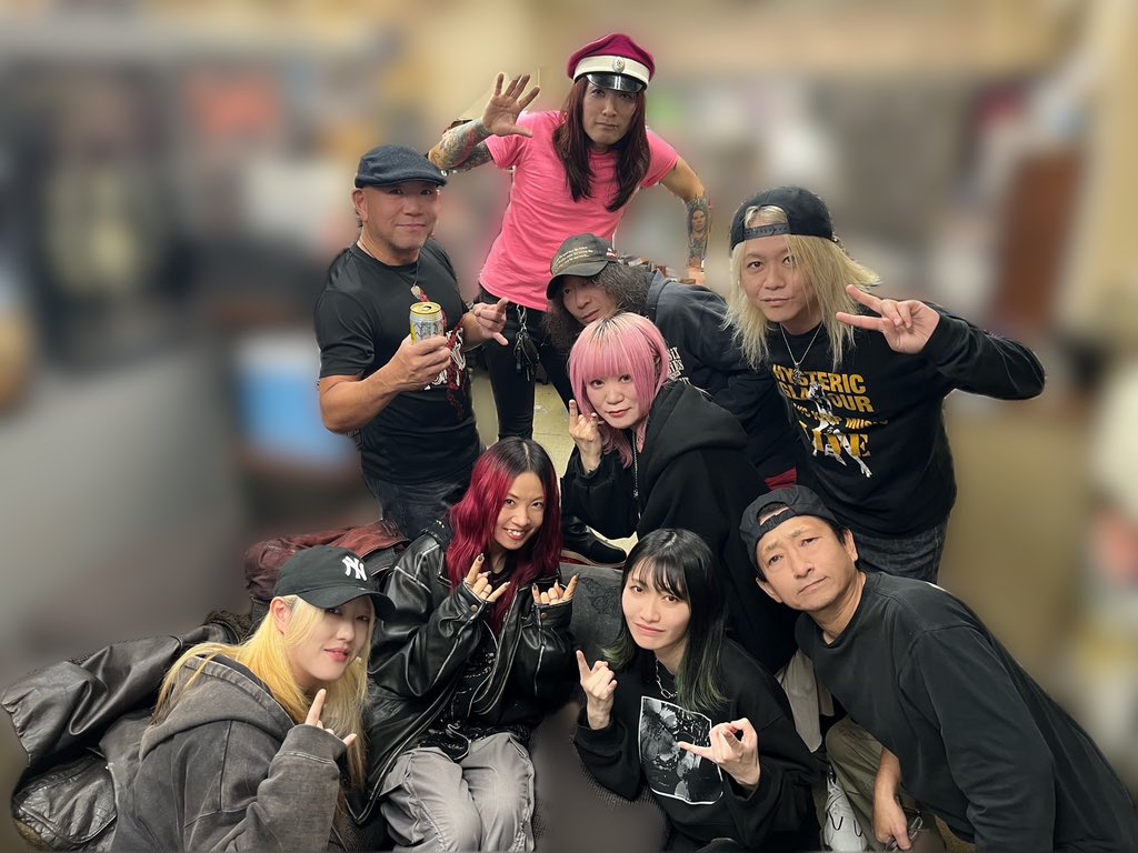 本日はねぱーるずさんのライブへ行ってきました！
なんとアンコールにて『Crazy Night』をNOVさんと一緒に歌わせていただきました…🤘🔥
山下さん、お誕生日おめでとうございます！！🎊