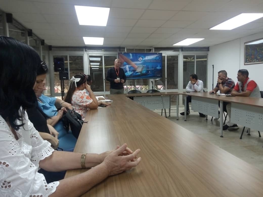 dirinfocomunica's tweet image. #FIHAV2025, espacio para crear alianzas estratégicas con otros actores económicos para impulsar la transformación digital en #GESIME. Una mirada hacia la industria 4.0
@DisaicC