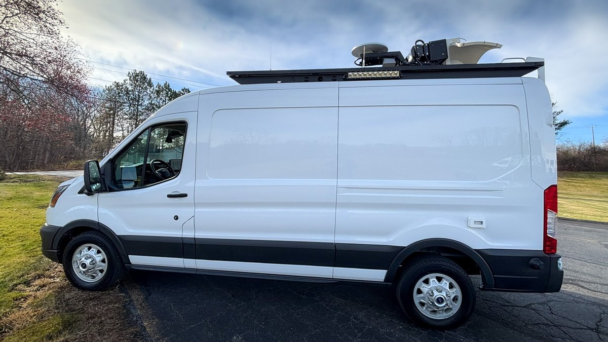 AMTtrucks's tweet photo. Local news is stronger than ever at Berkshire Hathaway’s @WPLGLocal10 in Miami/Hollywood, Florida — the station just took delivery of yet another AMT ENG van!

Features
✅@WillBurtCompany 42' mast
✅@Sigalarm voltage detection
✅@WaveCentralRF 2GHz microwave

Learn more ⬇️ https://t.co/WRIdgZCNLc