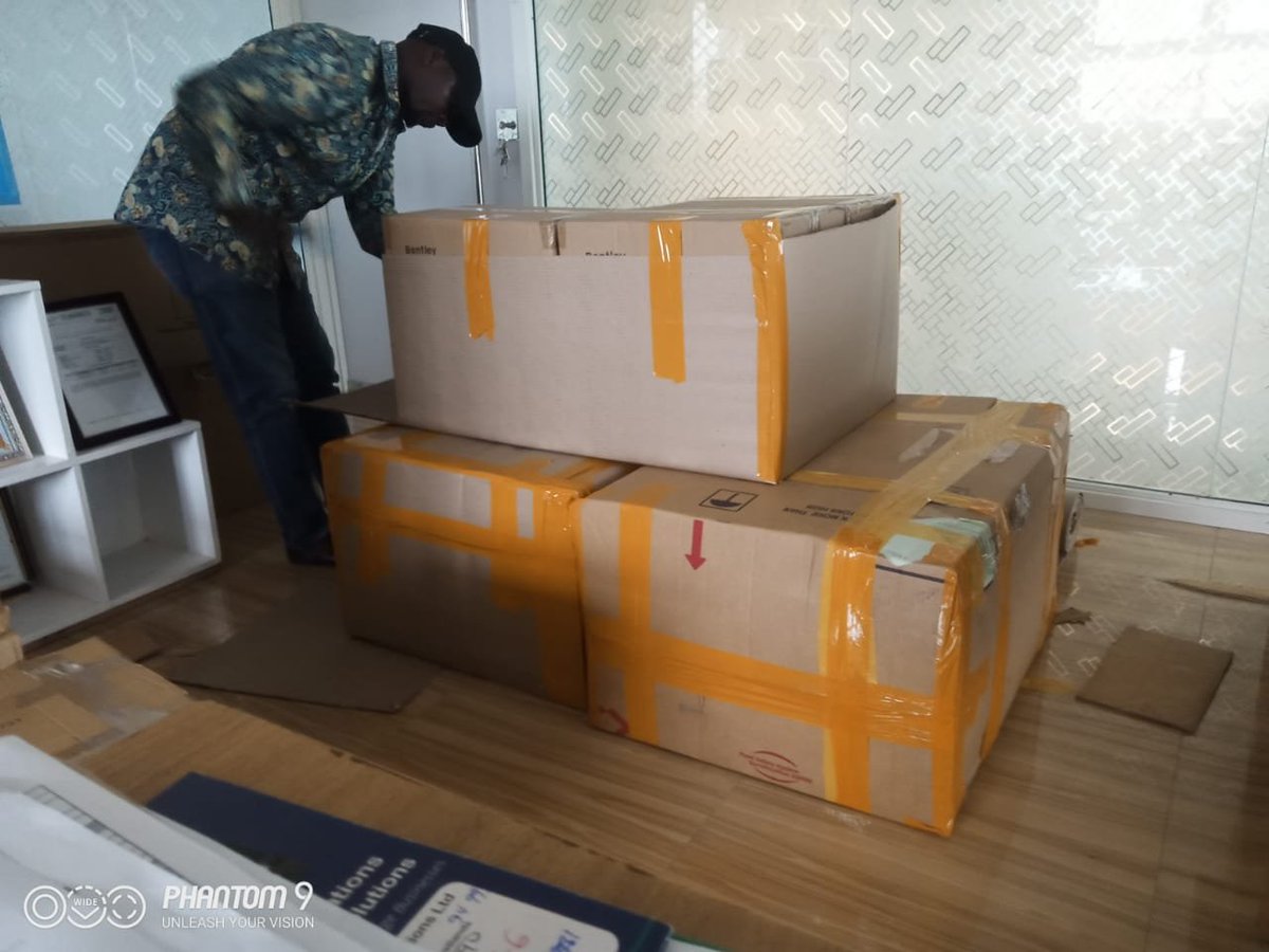 logistics_sw's tweet photo. Repacking https://t.co/wPXTMN1zVL
