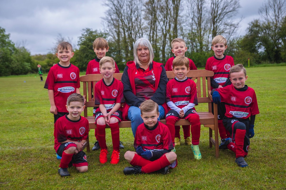 EssexCountyFA's tweet image. This £1.7m #SocialValue demonstrates the economic, health and #Wellbeing benefits football brings to our communities. 📊⚽🔗 essexfa.com/news/2025/oct/… #CommunityMatters