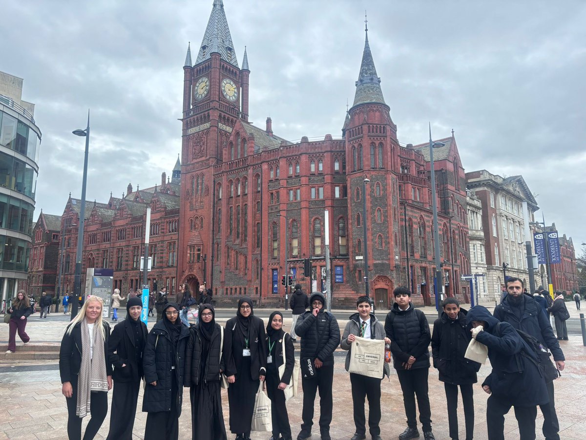 CarltonBolling's tweet photo. They came for a tour. They left having shattered expectations. Thank you to @LivUni for a day our Year 9 Aspire students won't forget! #RaisingAspirations #smashingsuccess https://t.co/ZeRYcf7Of4