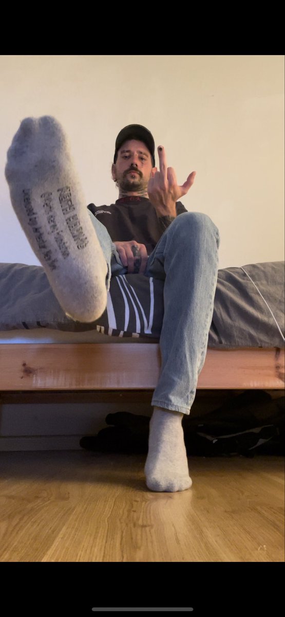 find0mAng3l's tweet photo. Step up a serve boys. Don’t keep me waiting. 
#cashmaster #findom #footmaster #master #alpha #feet https://t.co/pjOwtcqI7u