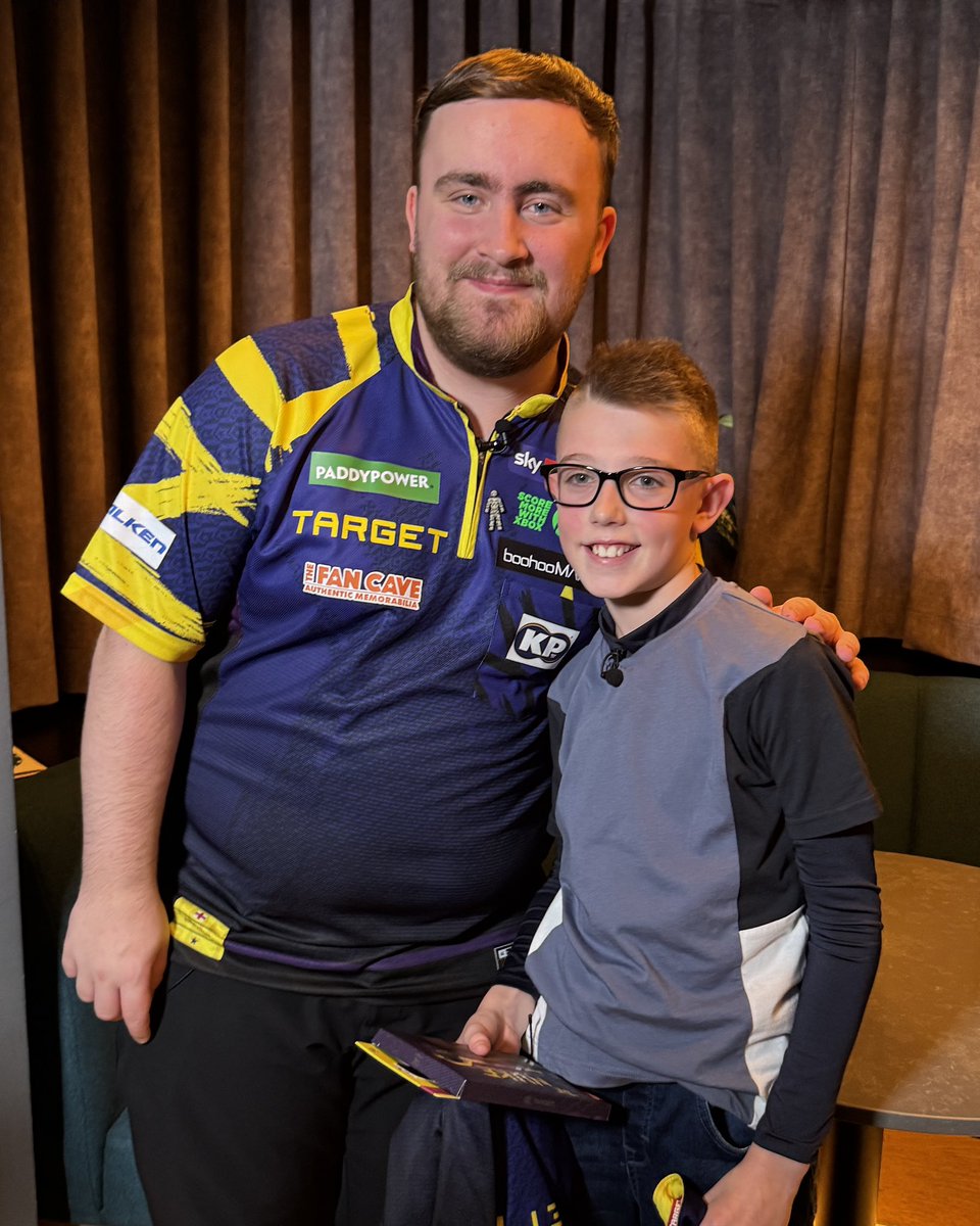 LukeTheNuke180's tweet image. When I read Josh’s story it massively inspired me. after spending a lot of time in and out of hospital with viral meningitis it was darts that played a big part in his recovery. loved getting to meet him and excited to see him out on tour one day🫡❤️