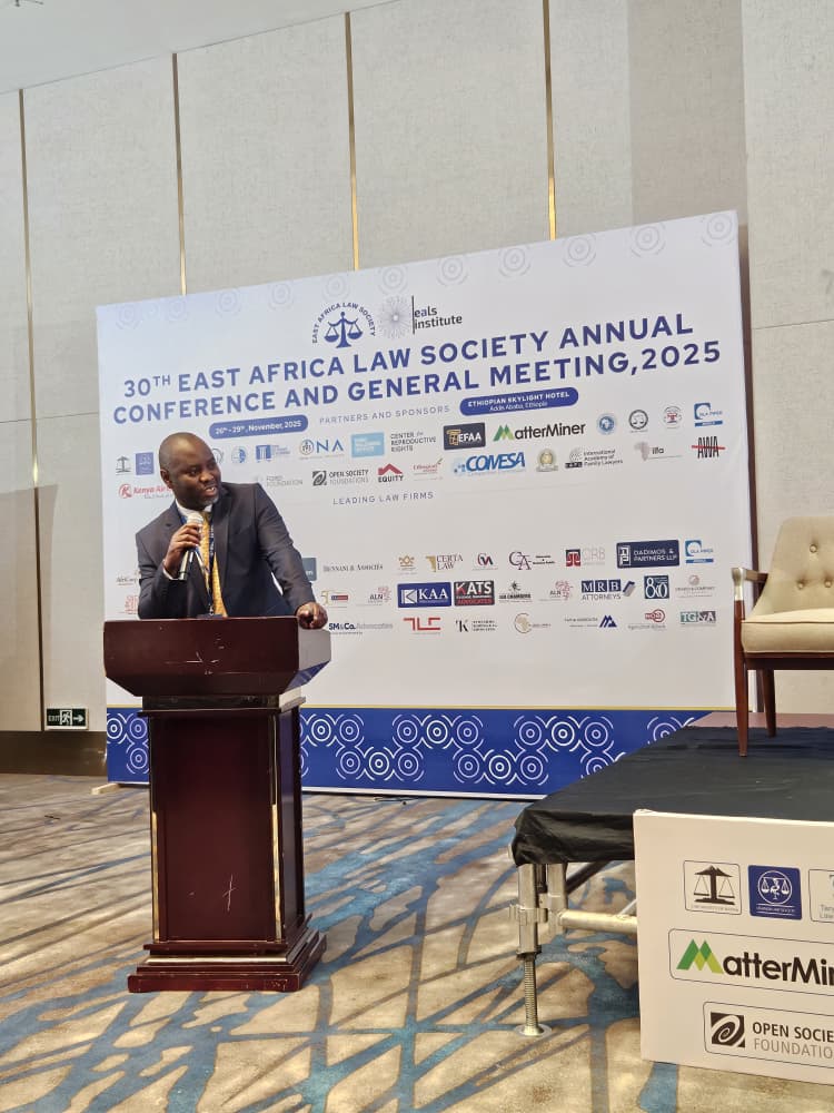 CCC_COMESA's tweet image. #26November2025 #EALS #EALSConference2025 #AddisAbaba-#Ethiopia  

&quot;Lawyers should not be passive participants in shaping the economic trajectory of countries but instead be active participants&quot;, The CEO-CCC, Dr Willard Mwemba, urged the East African lawyers during the delivery…