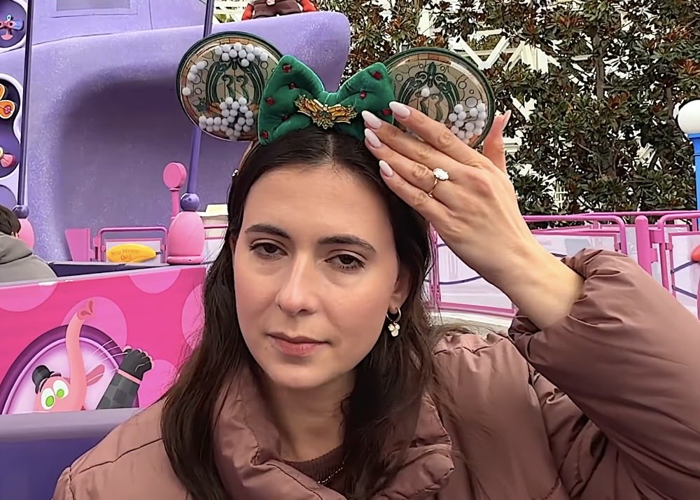 SarinGasFelon's tweet image. she is just as bad as him now with the nonstop flexing. we get it, you grifted your way into club 33 &amp;amp; your closeted fiancé bought you a ring from zales. FFS!! #grifters #retards #cloutchasers