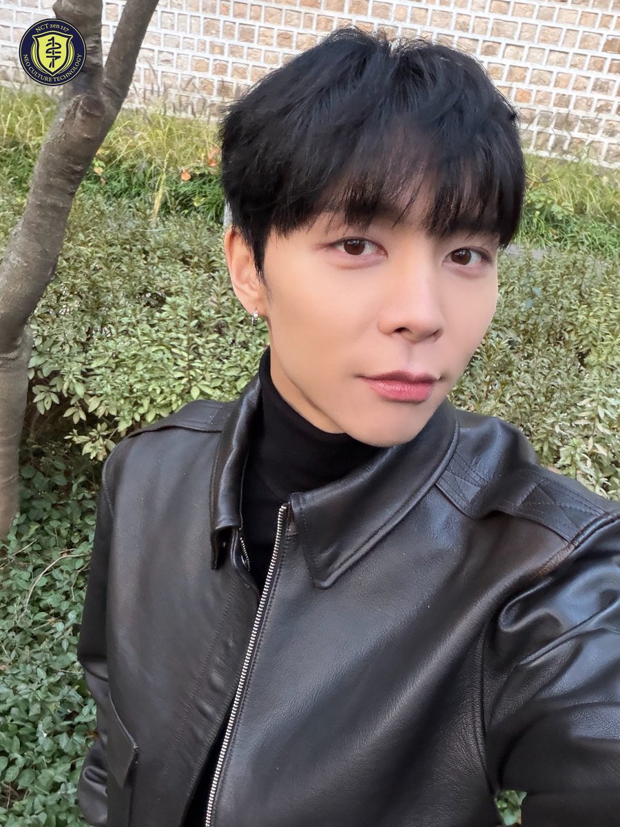 nctpopbase's tweet image. NCT 127’s JOHNNY looks mesmerizing in recent Weverse media updates.