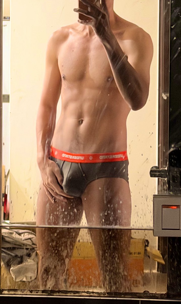 三角配上還需要努力的身材🥲🥲🥲
-
但我還是愛四角跟束褲😈
-
#四角褲 #束褲 #內褲控