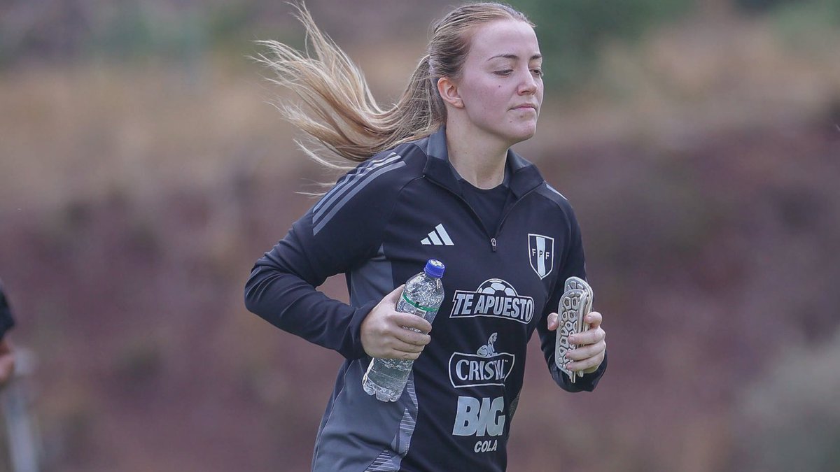 papi_pereda's tweet image. Peruanas🇵🇪 en Europa:

- Alesia Garcia (Ferencvárosi🇭🇺)
- Andrea Thorisson (Bollstanas SK🇸🇪)
- Claudia Cagnina (Bodö Glimt🇳🇴)
- Pierina Núñez (Levante UD🇪🇸)
- Nahomi Martínez (UD Collorense🇪🇸)
- Mía Shalit (Hapoel J.🇮🇱)
- Savannah Madden (Vittsjö Gik🇸🇪)
- Lucia Arcos (Terrassa🇪🇸)