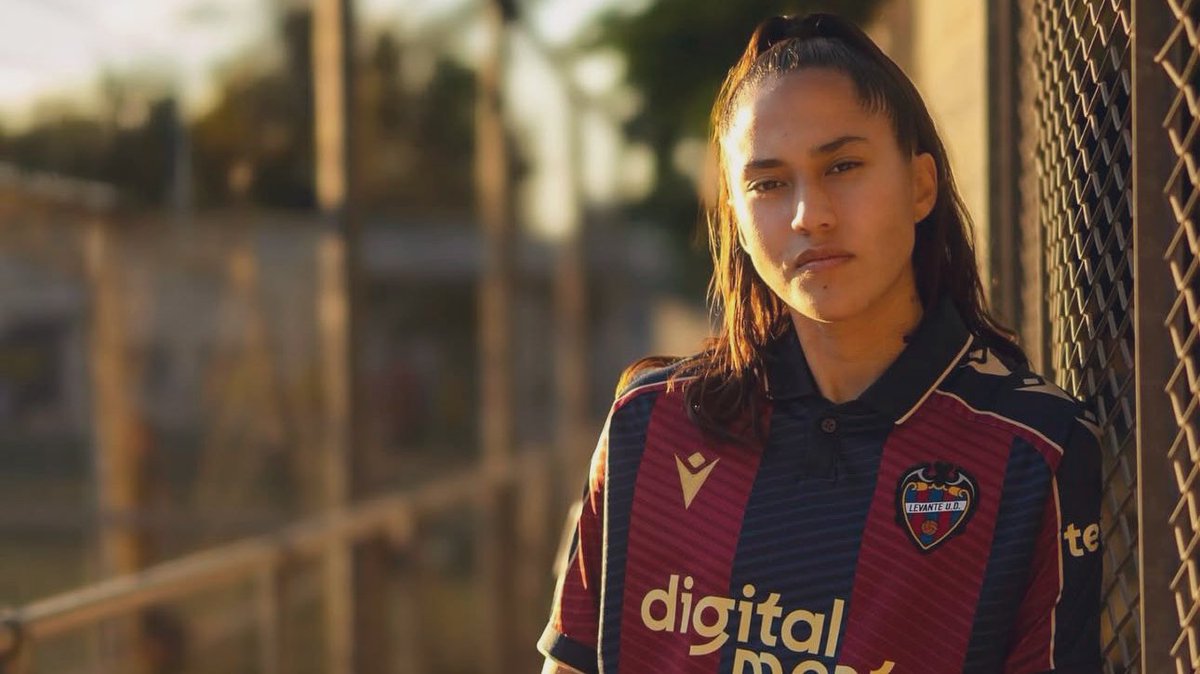 papi_pereda's tweet image. Peruanas🇵🇪 en Europa:

- Alesia Garcia (Ferencvárosi🇭🇺)
- Andrea Thorisson (Bollstanas SK🇸🇪)
- Claudia Cagnina (Bodö Glimt🇳🇴)
- Pierina Núñez (Levante UD🇪🇸)
- Nahomi Martínez (UD Collorense🇪🇸)
- Mía Shalit (Hapoel J.🇮🇱)
- Savannah Madden (Vittsjö Gik🇸🇪)
- Lucia Arcos (Terrassa🇪🇸)