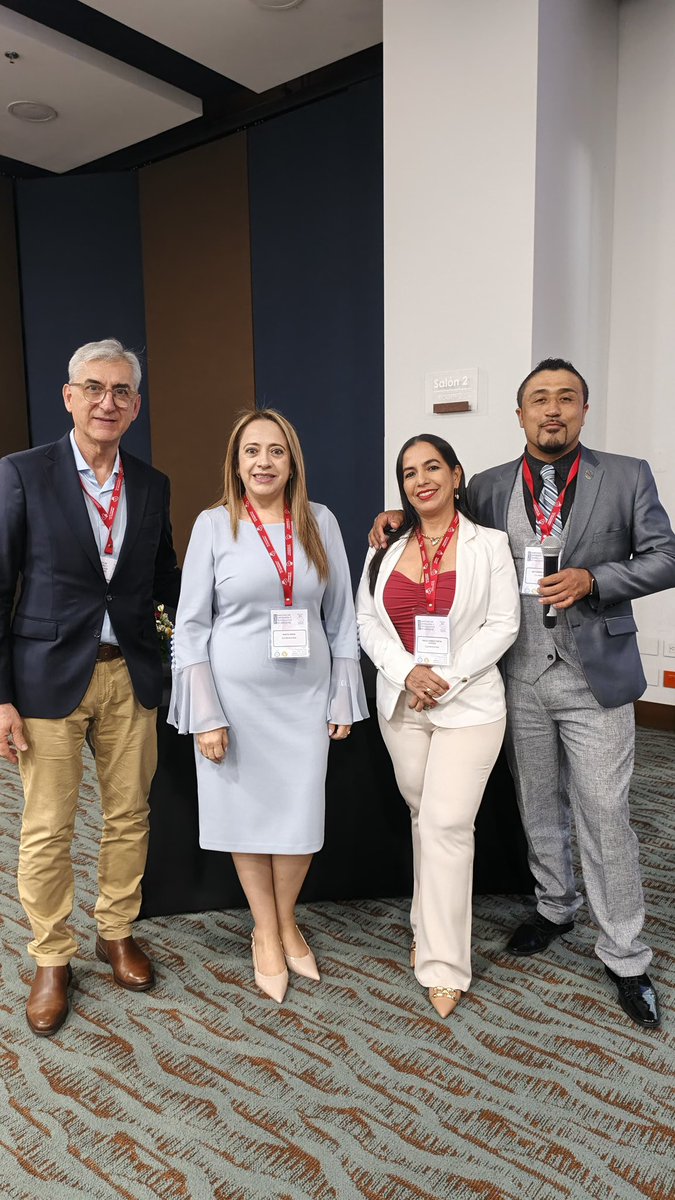 La UCEVA celebra un destacado logro en el campo de la salud cardiovascular 🫀🎓 la docente de la Facultad de Ciencias de la Salud, Paola Andrea Fontal Vargas, presentó la ponencia magistral “Asistencia en Seguridad del Paciente en Unidades de Hemodinamia” en el I Simposio de