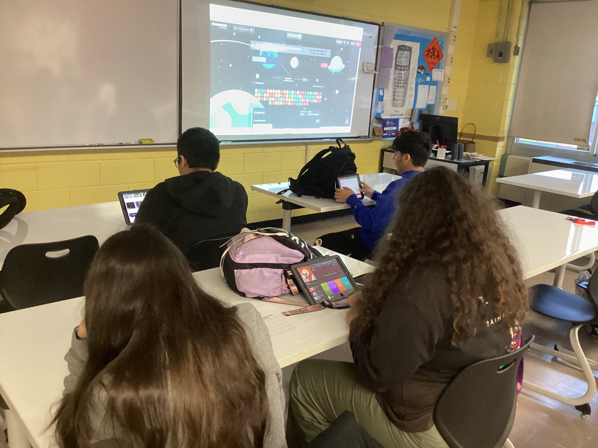BendelKaren's tweet photo. Thanksgiving meme escape room! Easy please thanks to wayground. 🦄🦃🍗 #wayground #escaperoom #mineolaproud #engagement #flippedclassroom https://t.co/mGsBxIRnQB